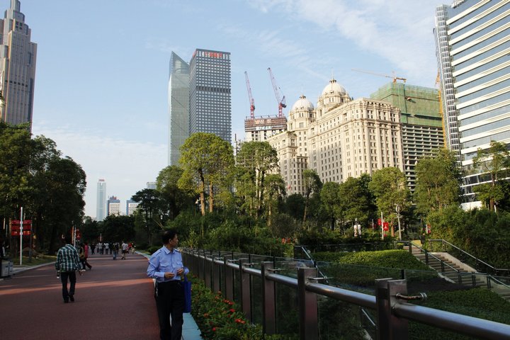 秋日广州街景