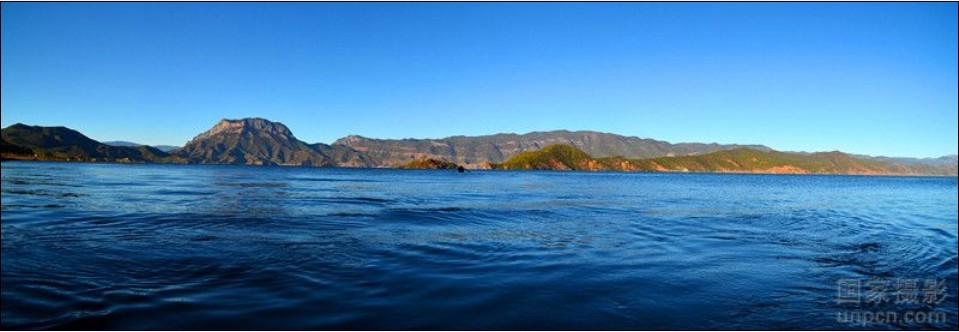 泸沽湖格姆女神山