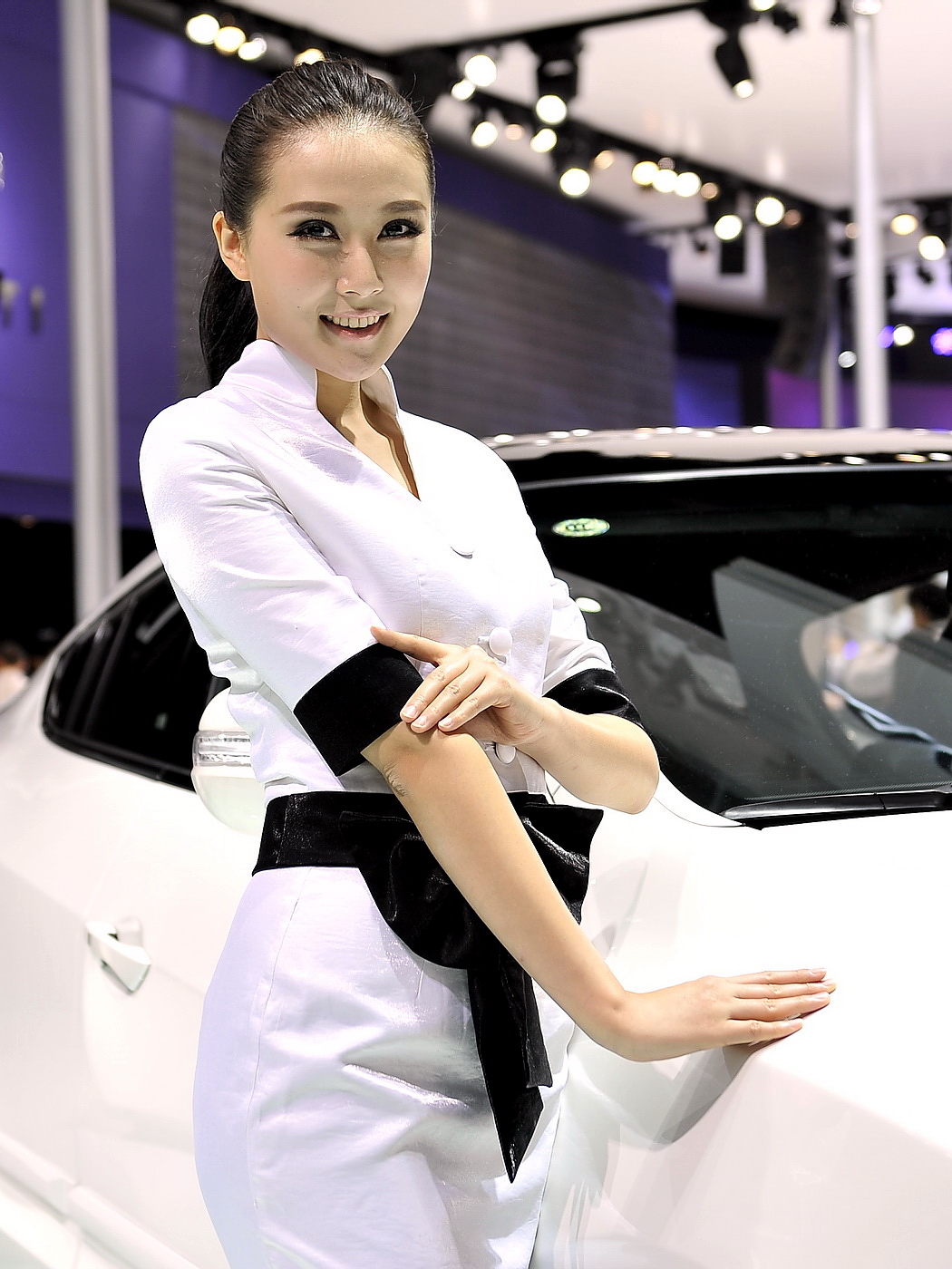 最俱人气美女车模