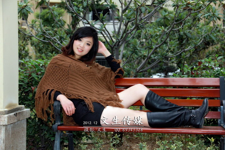 【冬日靓女摄影图片】南昌人像摄影_文生美女美运动鞋传媒腿图片