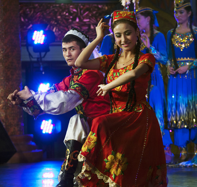 【维吾尔族舞蹈--达坂城的姑娘摄影图片】乌鲁木齐人像摄影_太平洋电脑网摄影部落