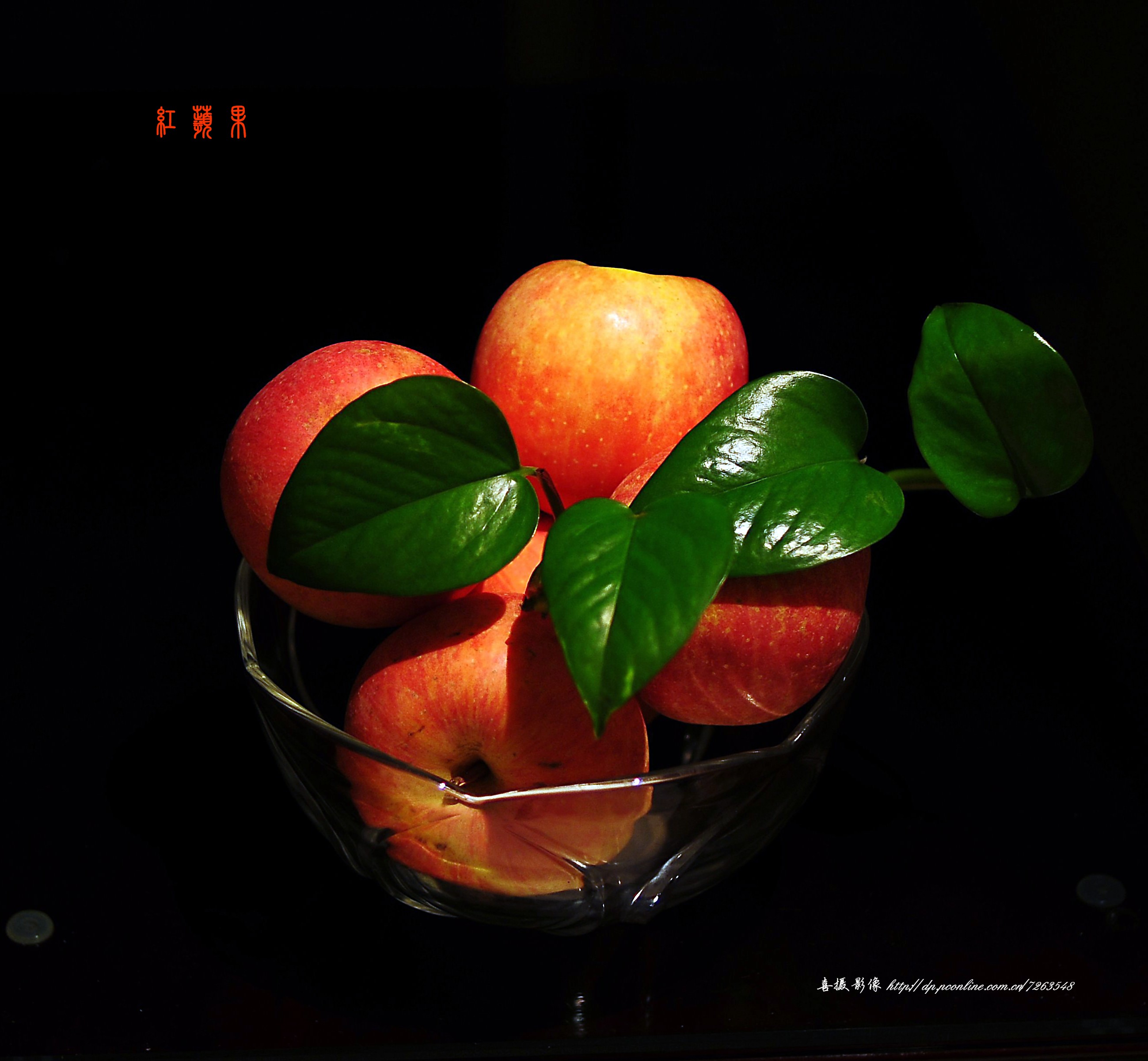 放在筐里的红苹果46221_水果_收获季节_图库壁纸_68Design
