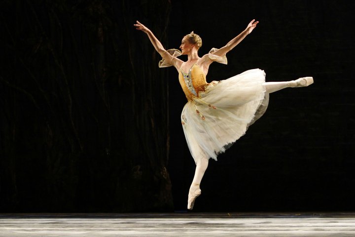 【俄罗斯芭蕾舞《天鹅湖》摄影图片】无锡市纪
