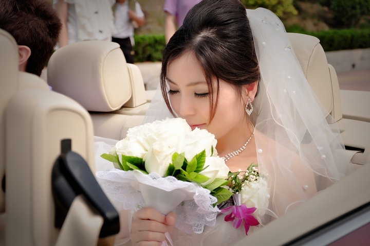 【婚礼跟拍:最美新娘摄影图片】青岛人像摄影