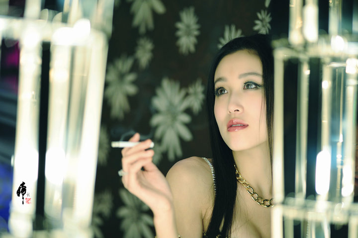 【大香蕉媳妇摄影图片】中峪KTV人像摄影_太