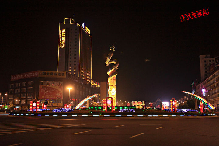 2013年吉安市春节的夜景