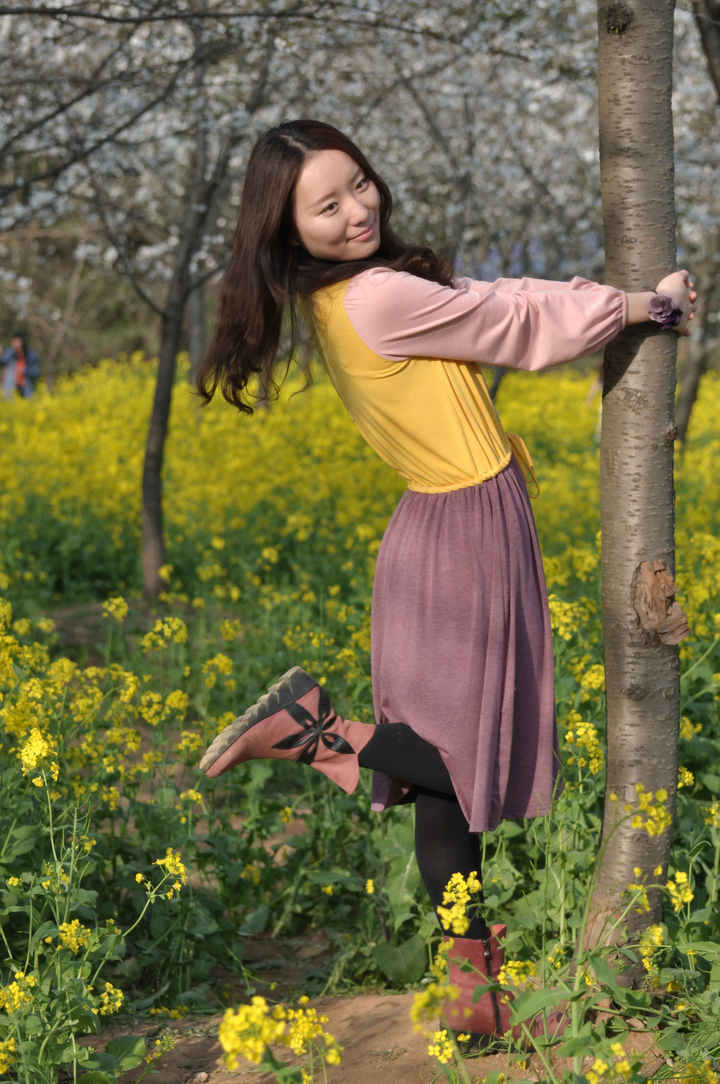 【樱花树下的姑娘摄影图片】武汉东湖人像摄影