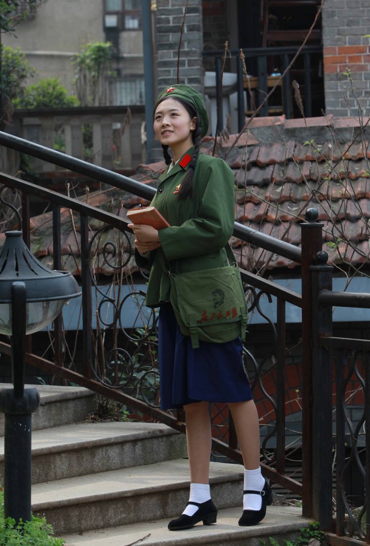 【花季女兵---最时尚的军装摄影图片】武汉人像