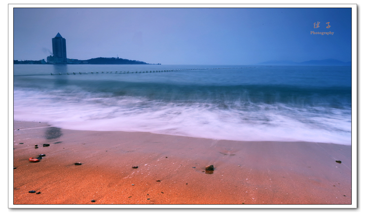 【青岛清晨的海滩摄影图片】青岛风光旅游摄影