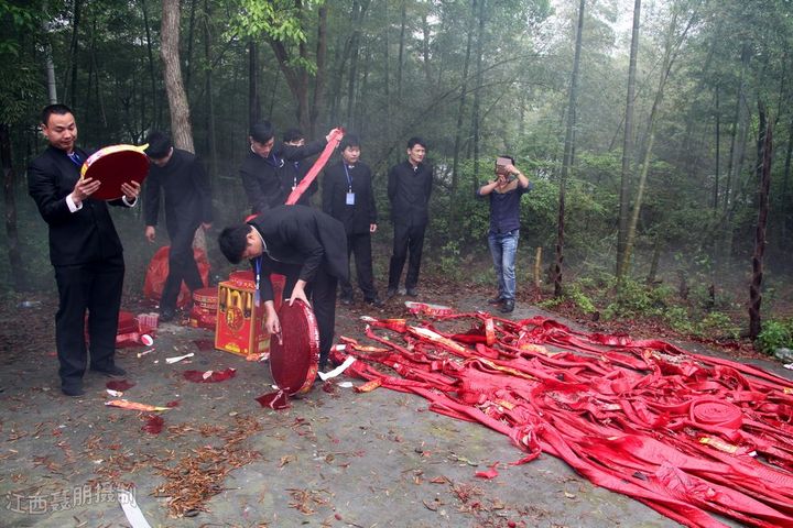 新余习凿齿坟茔墓祭实录