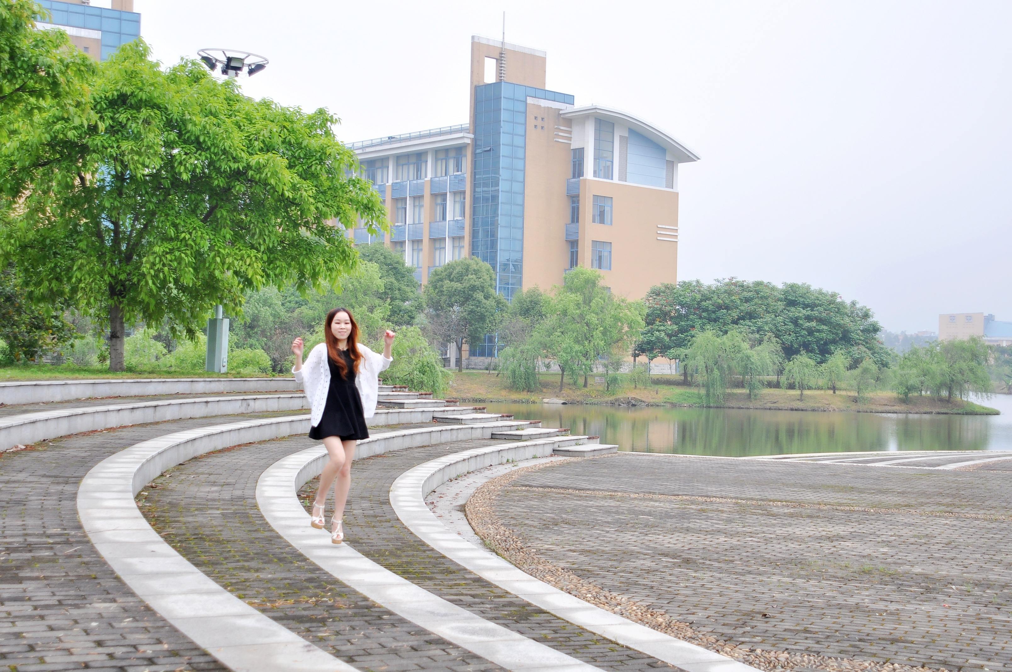 【校园女生摄影图片】福州大学城闽江学院人像摄影_丹