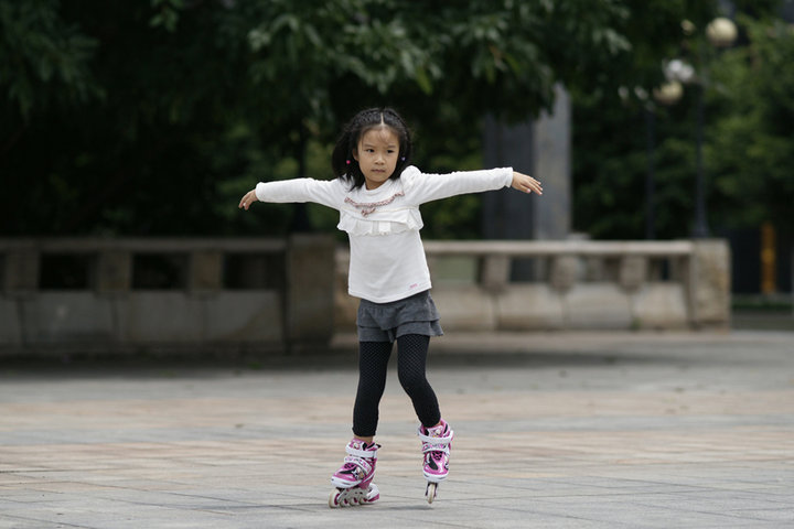 【轮滑女童摄影图片】广州人像摄影_太平洋电脑网摄影