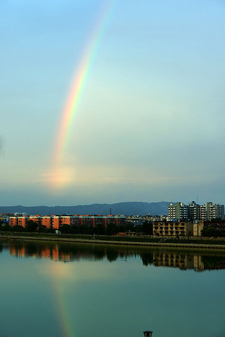 雨后天晴,彩霞飞