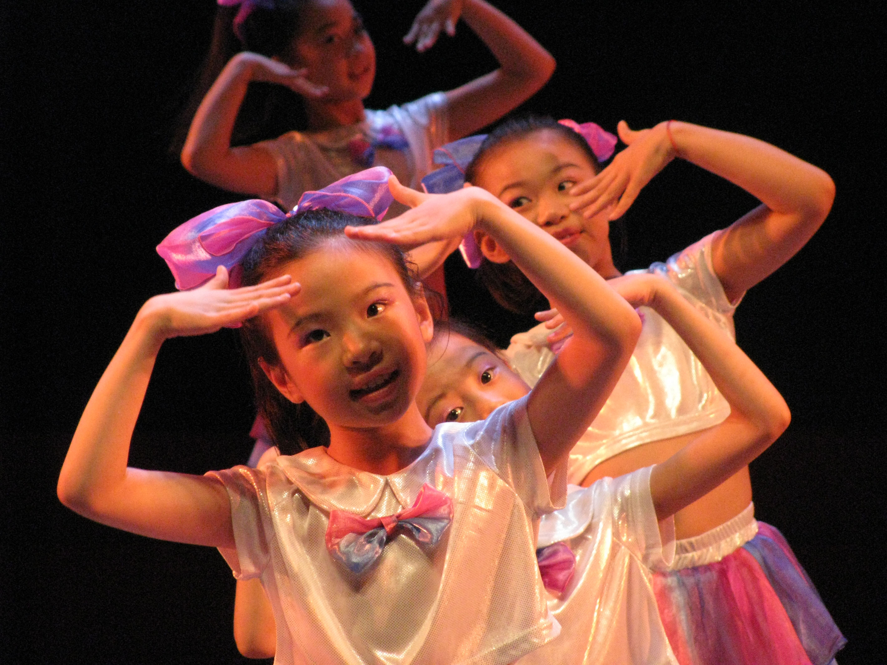 即享照片回顾玖叁街舞国泰艺术中心年度大秀 小朋友们个性乔装舞出精彩