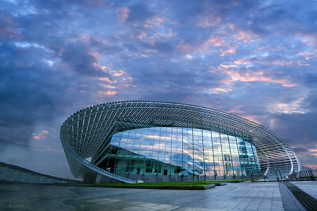 超现代建筑--琶洲展馆