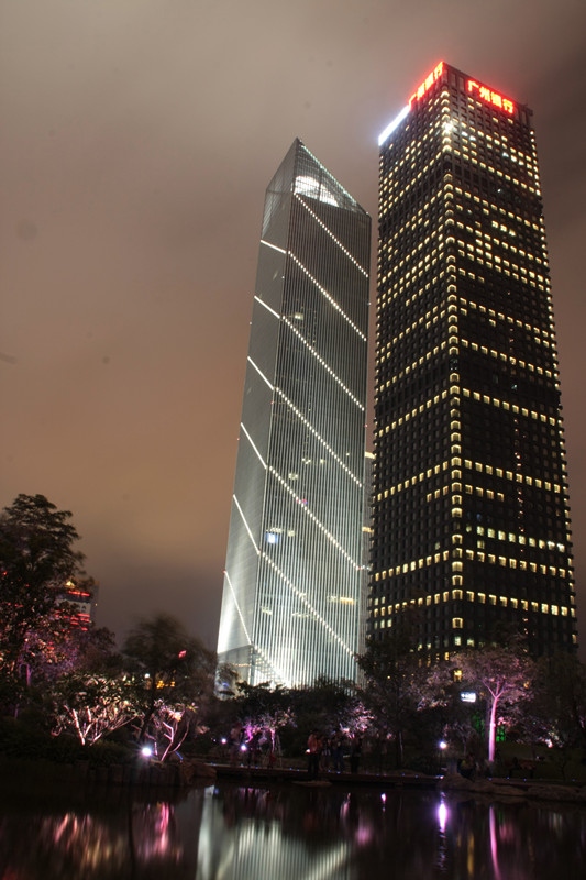 【夜晚的大楼摄影图片】广州市珠江新城生活摄影_摄郎