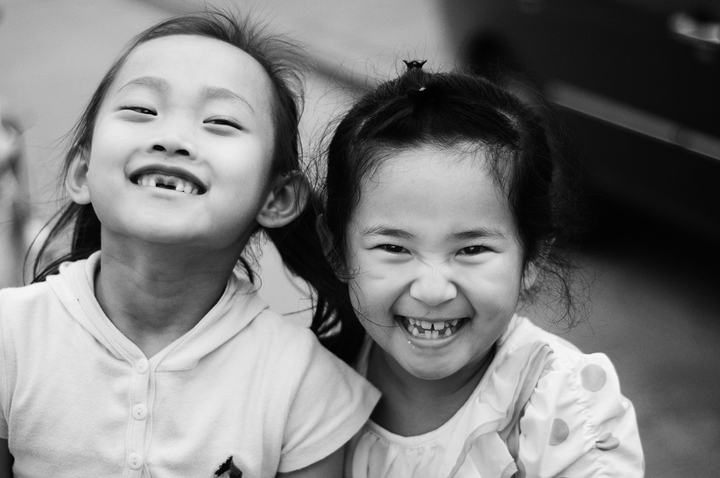 【城中村里的欢声笑语摄影图片】内蒙古·鄂尔
