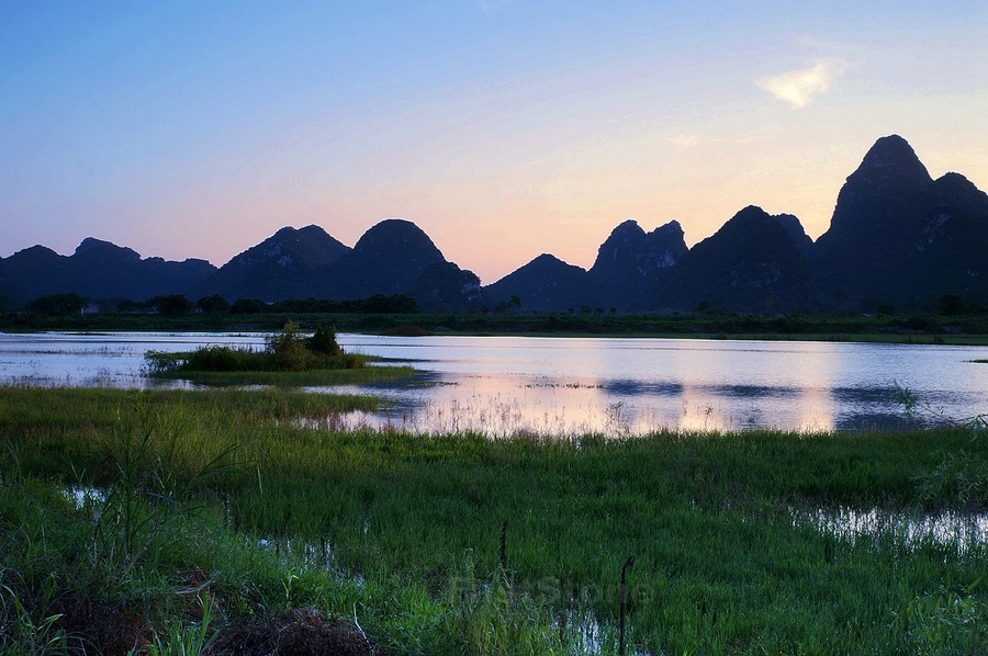 {夕阳悄悄唤醒了我}.