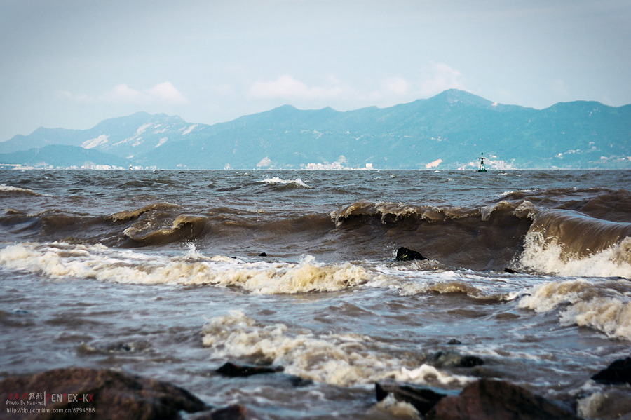 海潮后浪推前浪