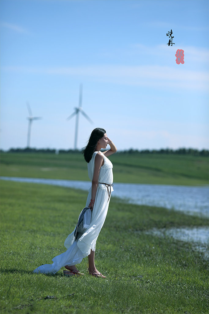 【风车,湖泊,美丽的大草原摄影图片】人像摄影_太平洋
