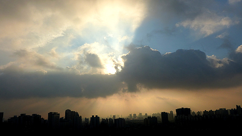 【上海夏天的天空摄影图片】美术工作室风光旅