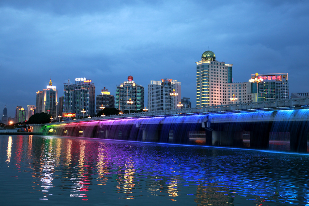 南宁市南湖大桥夜景