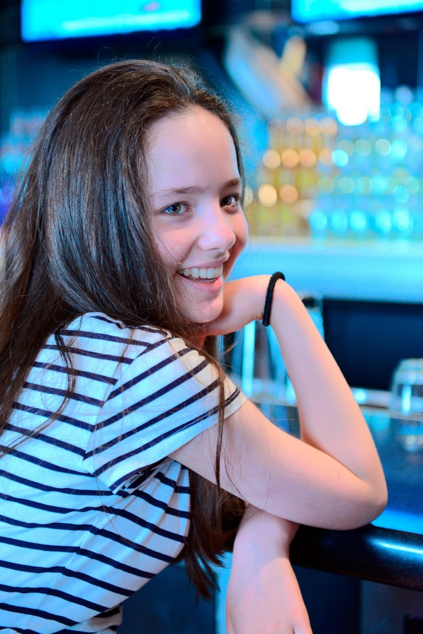 【可爱的伦敦女孩摄影图片】奥运村人像摄影_