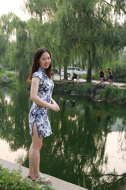 江南美女国色天香,清华园中旗袍盛装—清华大学实地拍摄苏州美女solo