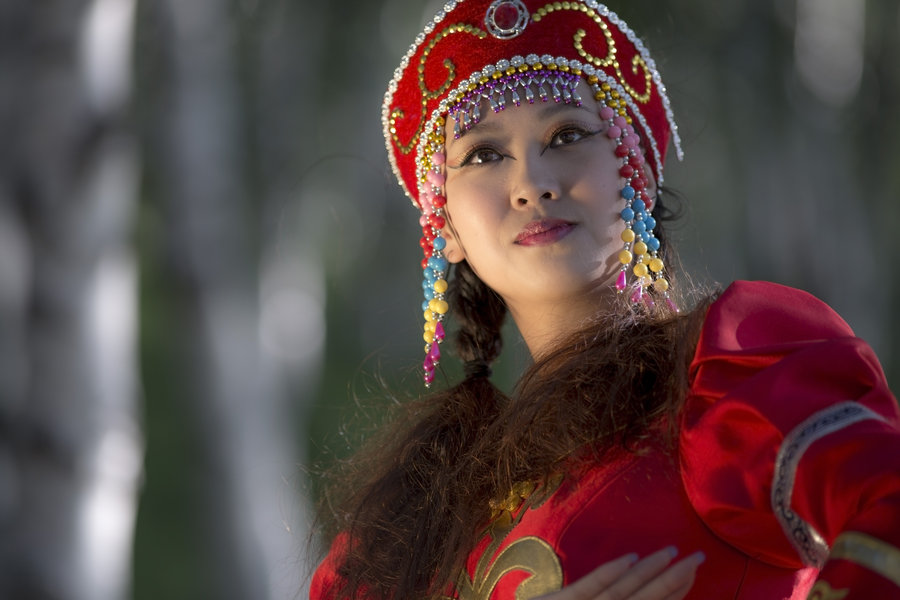 【蒙古族女孩摄影图片】乌兰布统草原人像摄影