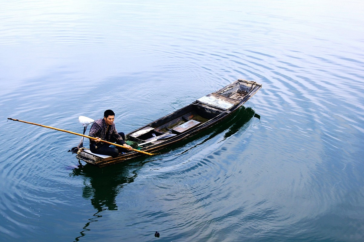 青岛：渔民独特捕虾方式尽现古朴渔家风情 - 国际在线移动版