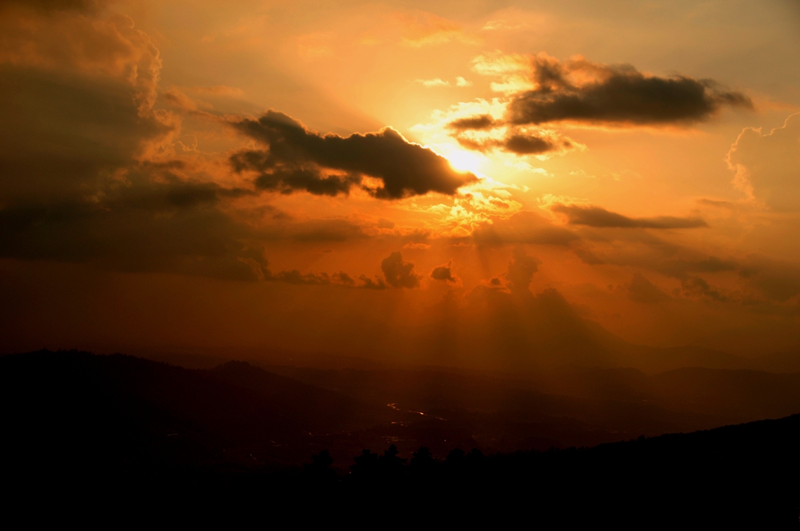 这是在尼泊尔，一大早被叫起来看日出，心想有啥好看的....|尼泊尔|被叫|看日出_新浪新闻