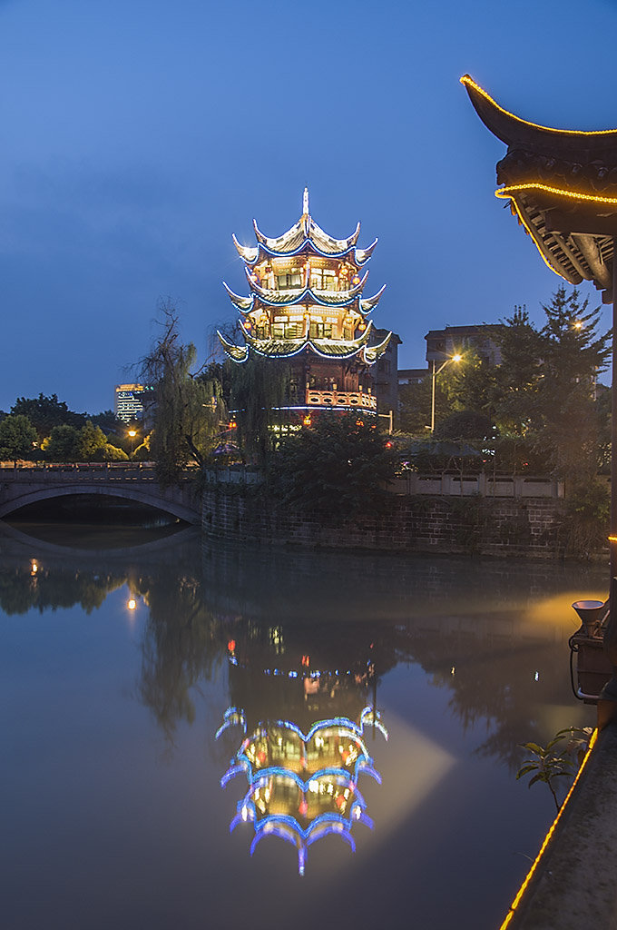 成都琴台路夜景 (/)