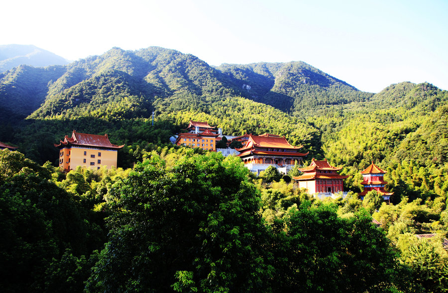 江西庐山铁佛寺