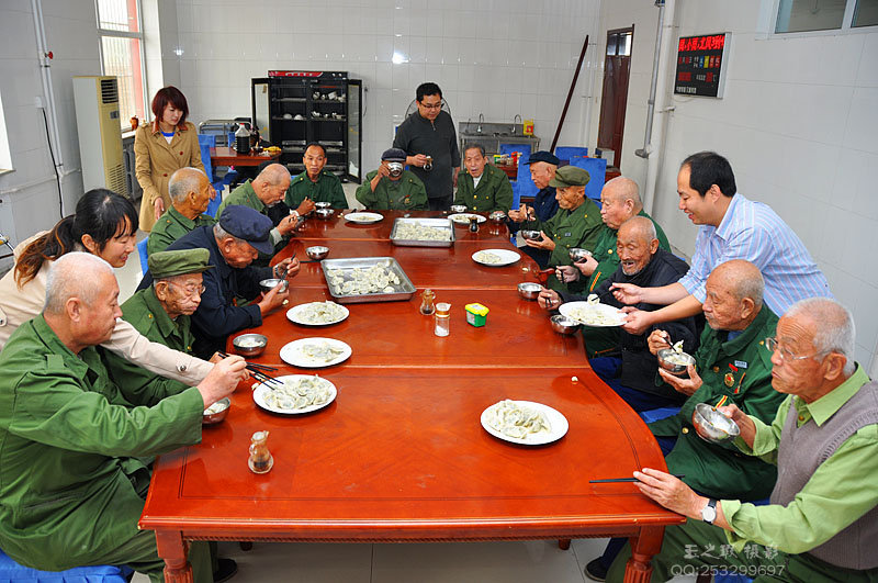 【重阳节,荣军院里飘笑声 --沧县职工爱心志愿