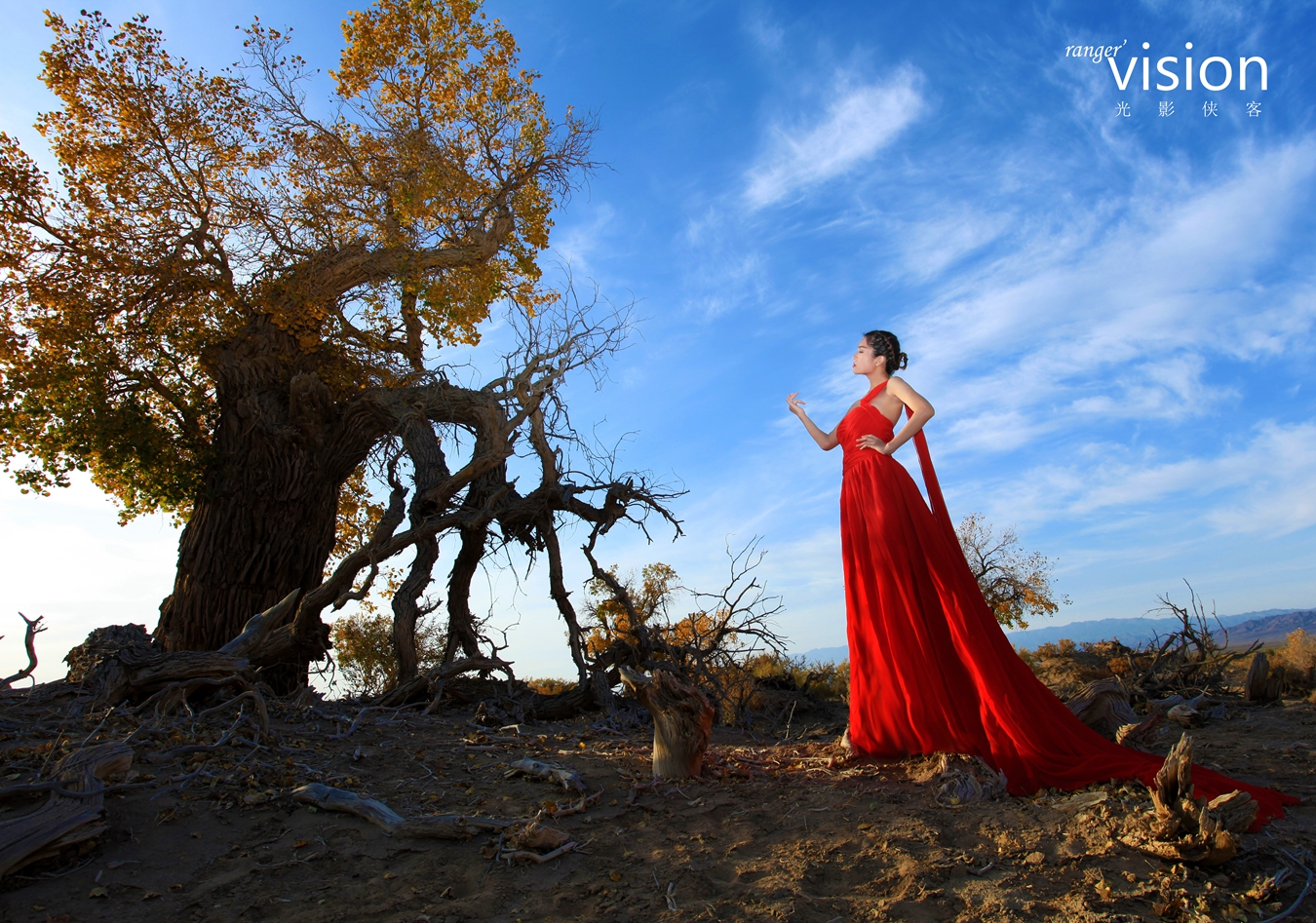 【千年的等候摄影图片】新疆木垒原始胡杨林人像摄影