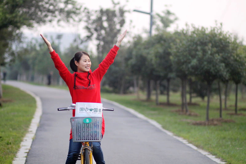 蜀山西扩美女里的景区美女!头像下载红衣微信图片