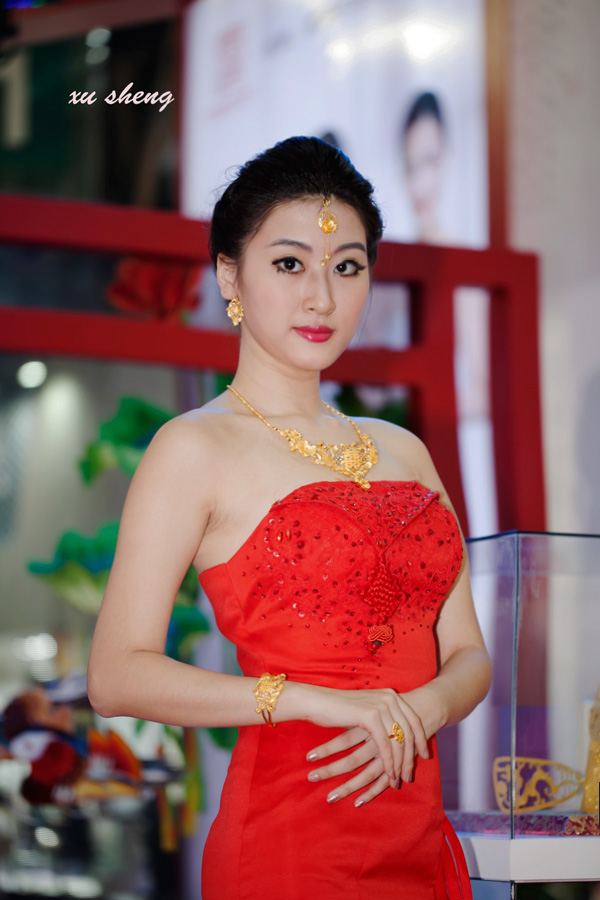 2013国际珠宝展美人10