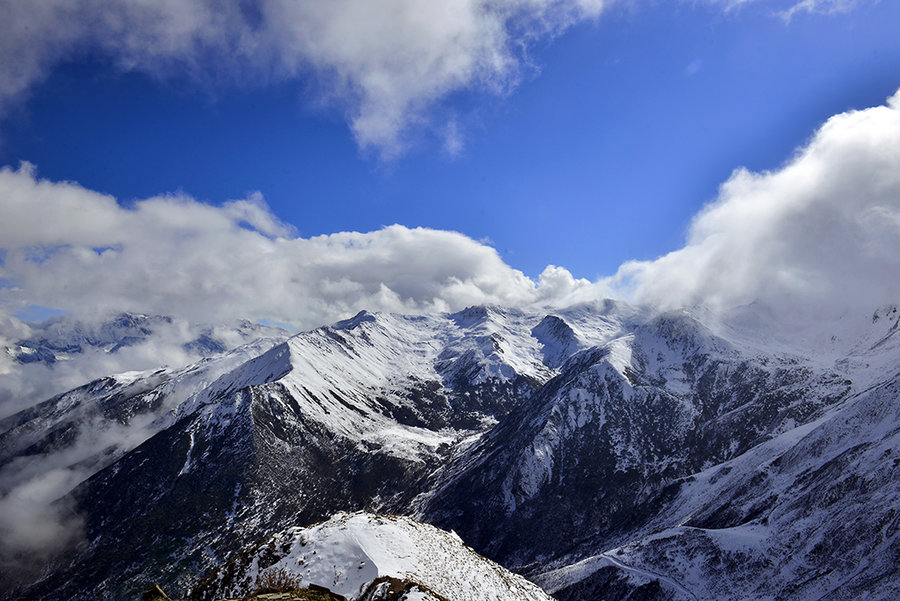 巴郎山垭口雪山