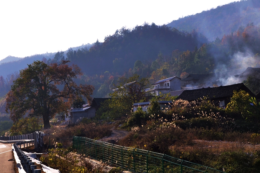 【路边的村庄摄影图片】湘西农村纪实摄影_摄行天涯