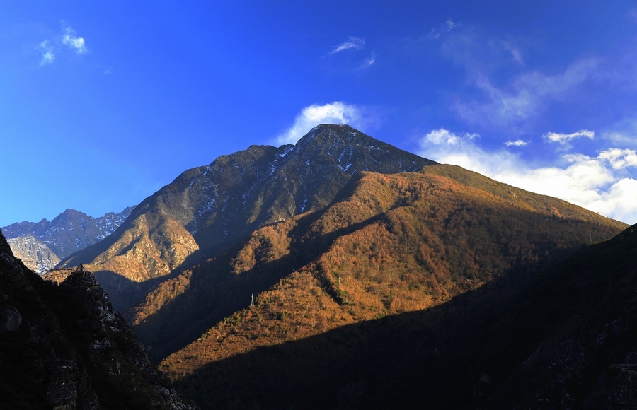 夕阳西照跑马山