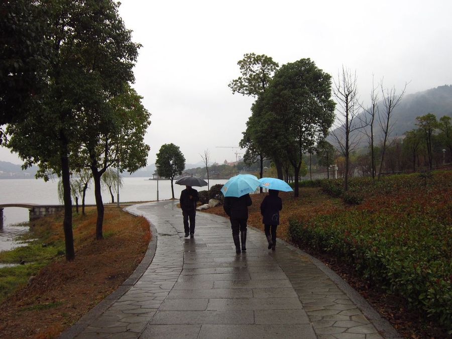 【雨中漫步磁湖摄影图片】黄石磁湖风光旅游摄