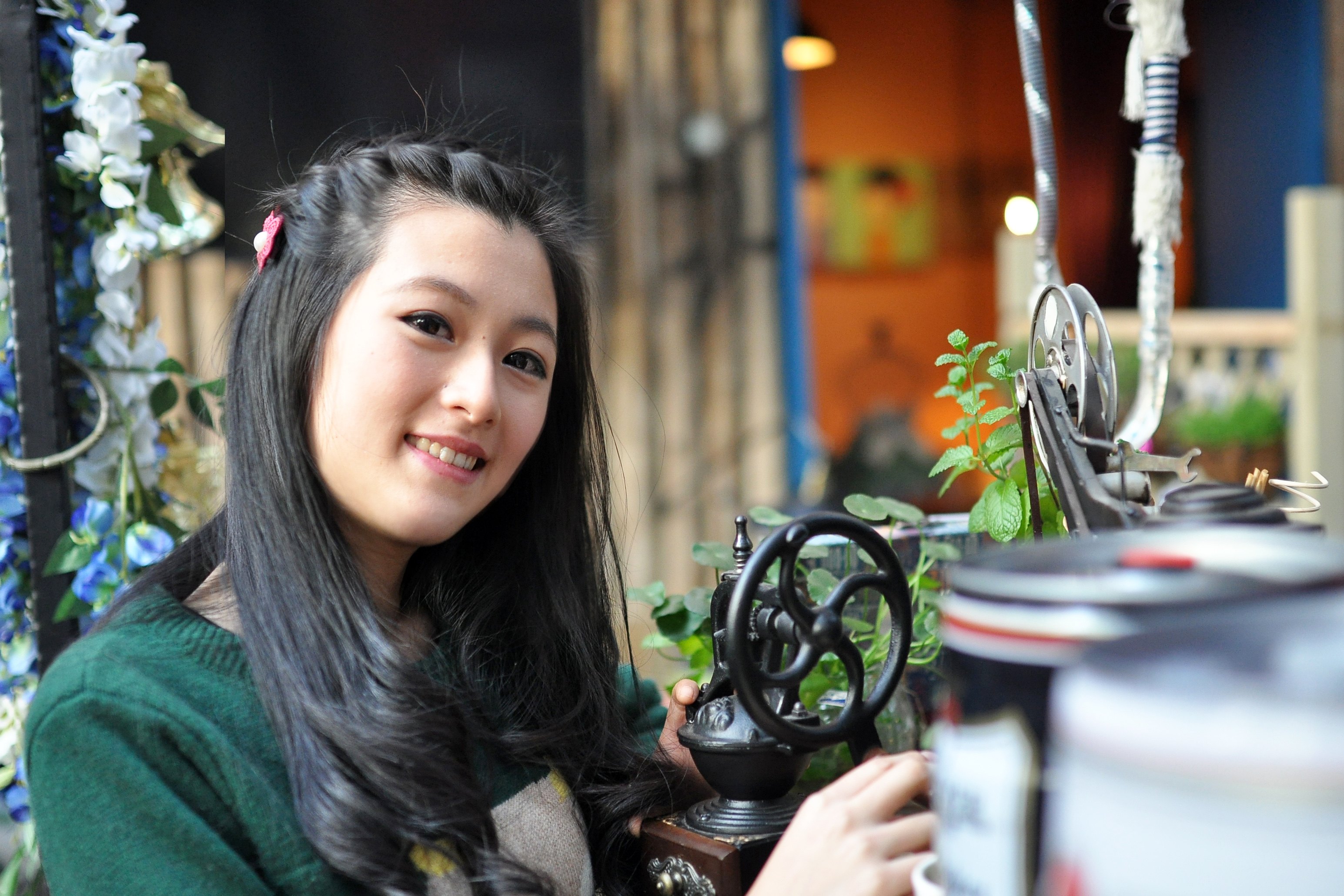 【秋玲－室外篇（二）摄影图片】福建电影制片厂内city咖啡馆人像摄影_绿水丹华的博客_太平洋电脑网摄影部落