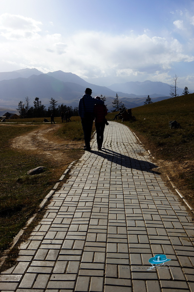 【卓尔山风光下--行走在天境祁连山五摄影图片