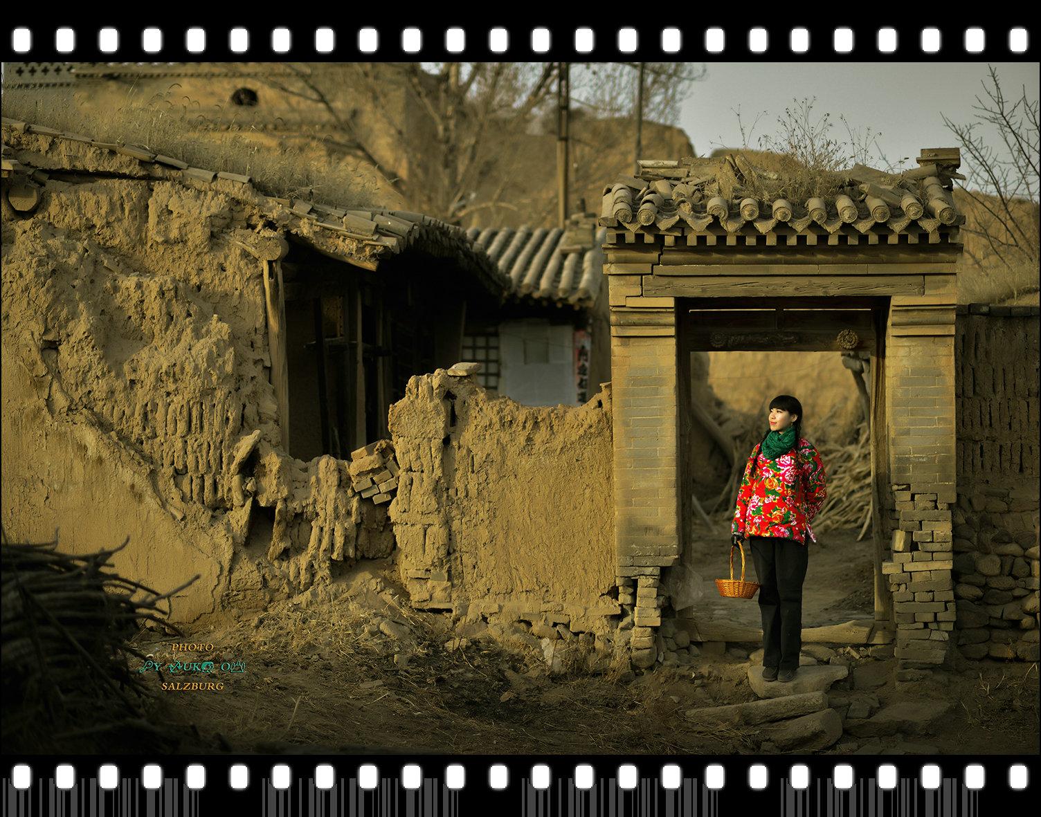 【(贺岁片)黄土地上遥望春天摄影图片】河北蔚县人像