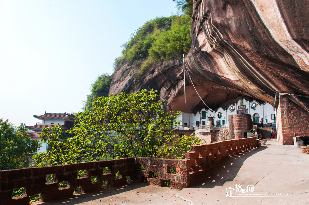 游龙华山