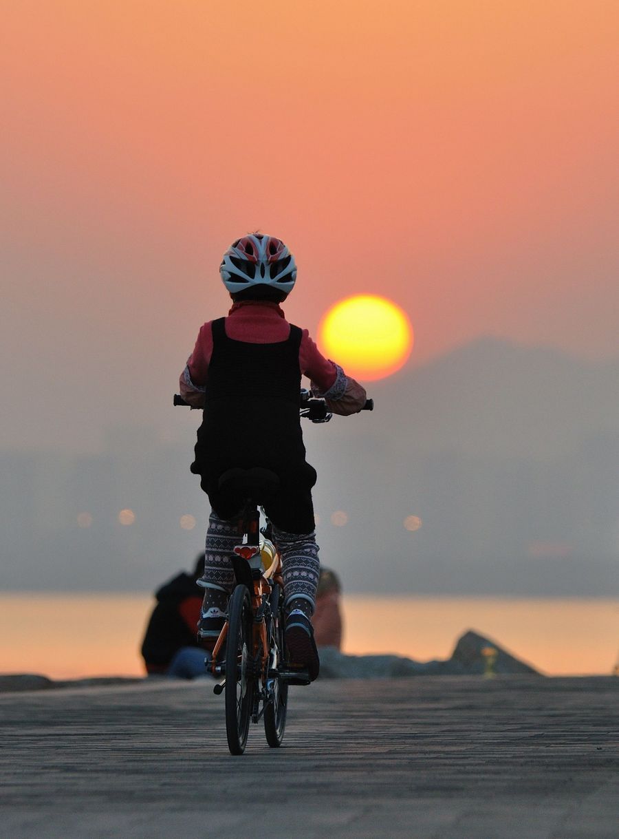 夕阳下的骑行