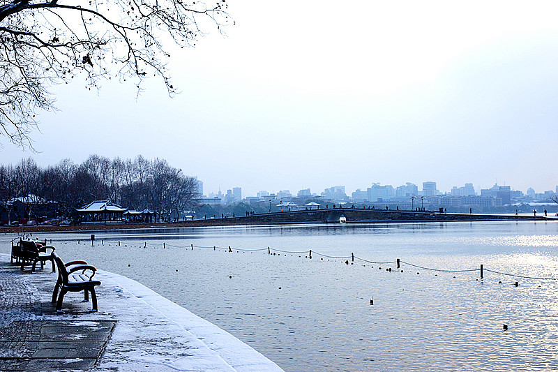 【杭州西湖十景之一 断桥残雪摄影图片】杭州