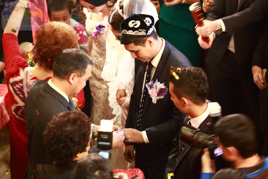 【【新疆】维吾尔族小美女同事的婚礼(下部)摄