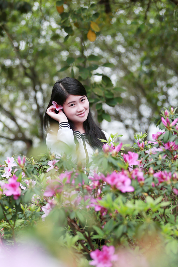 花丛少女