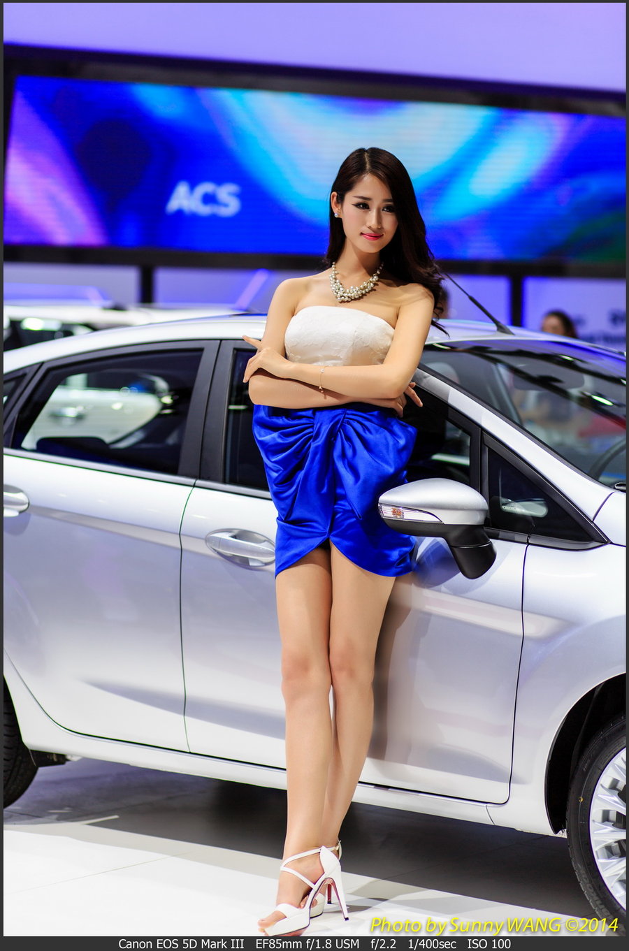 【2014青岛国际车展-漂亮的福特车模摄影图片
